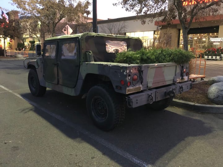 M1097R1 HMMWV Humvee Christmas Tree 2025